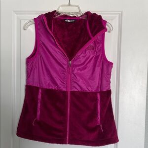 The North Face Fuchsia and Maroon Fleece Vest size M